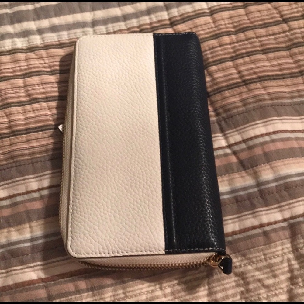 Kate Spade Wallet - Picture 5 of 6